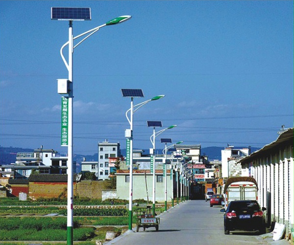 太阳能路灯 LED太阳能路灯 九游会j9太阳能路灯厂家